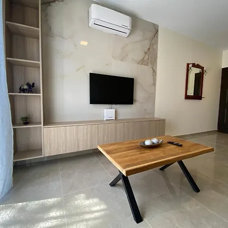 Seaside Luxury Flat In Harbour Tourist Area