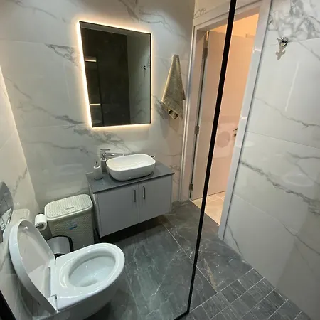 Seaside Luxury Flat In Harbour Tourist Area Paphos
