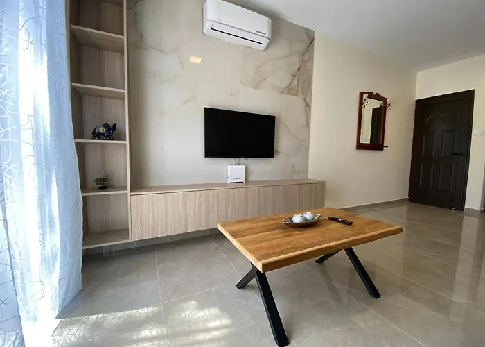 Seaside Luxury Flat In Harbour Tourist Area