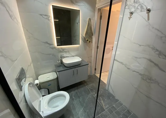 Seaside Luxury Flat In Harbour Tourist Area Paphos